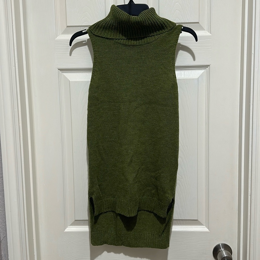 DEREK HEART WOMEN’S SLEEVELESS TURTLENECK TOP SIZE M